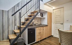 Km33 Apartments - Budapest - Hostaid